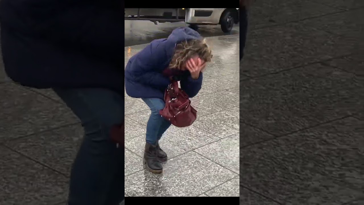 Son chien est mort écrasé ..😭  #repost  #tiktok  #triste #sad