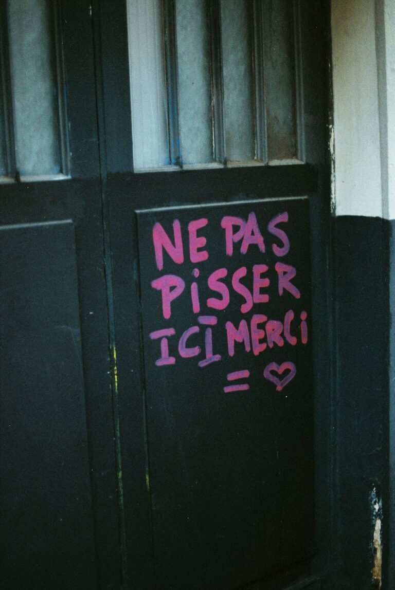« Si le feu approche, ils seront libérés » : la déclaration surprenante d&rsquo;une influenceuse mise en cause…