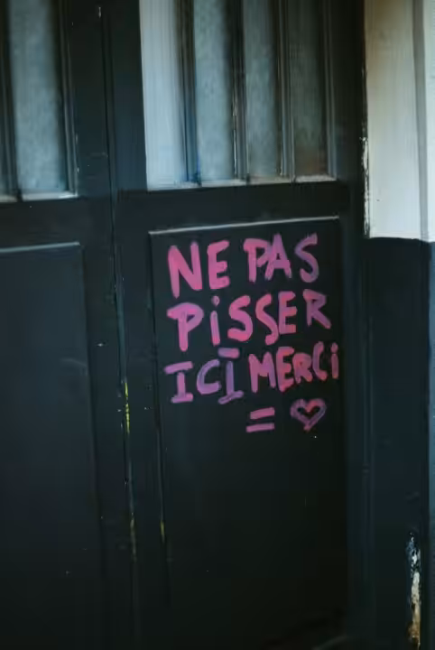 « Si le feu approche, ils seront libérés » : la déclaration surprenante d’une influenceuse mise en cause…